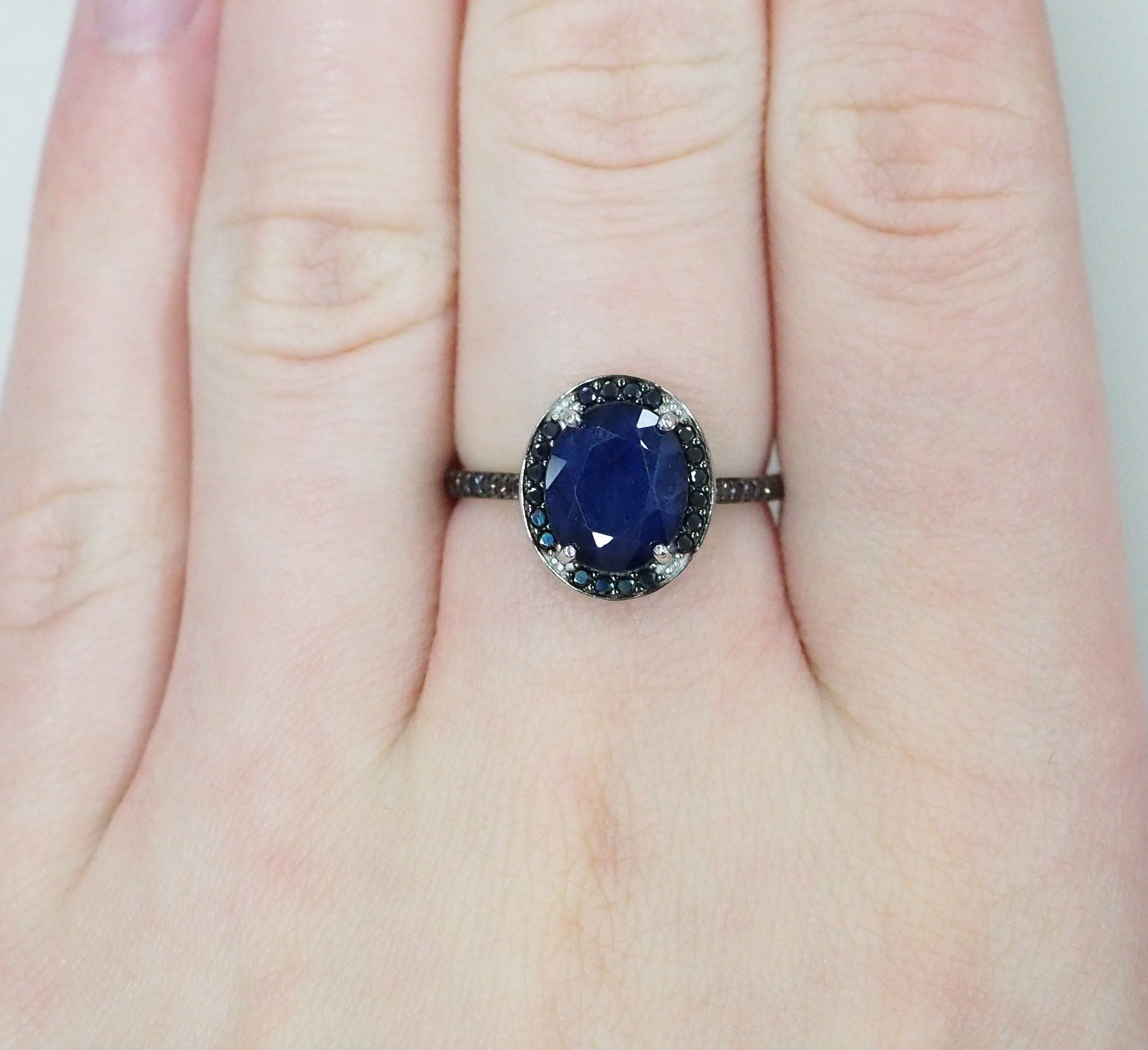 Серебряное кольцо с сапфиром